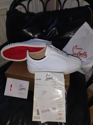 Vita loubs - Feta vita loubs. Dm för mer info. 