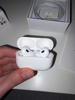 AirPods bluetooth - Oanvända bluetooth airpods pro 2. Priset kan diskuteras!