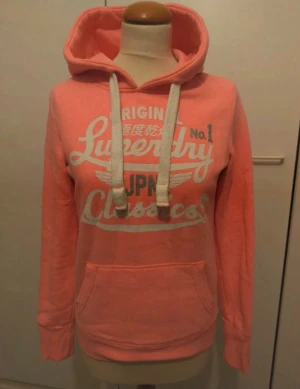 Superdry hoodie - Jättefin färg 