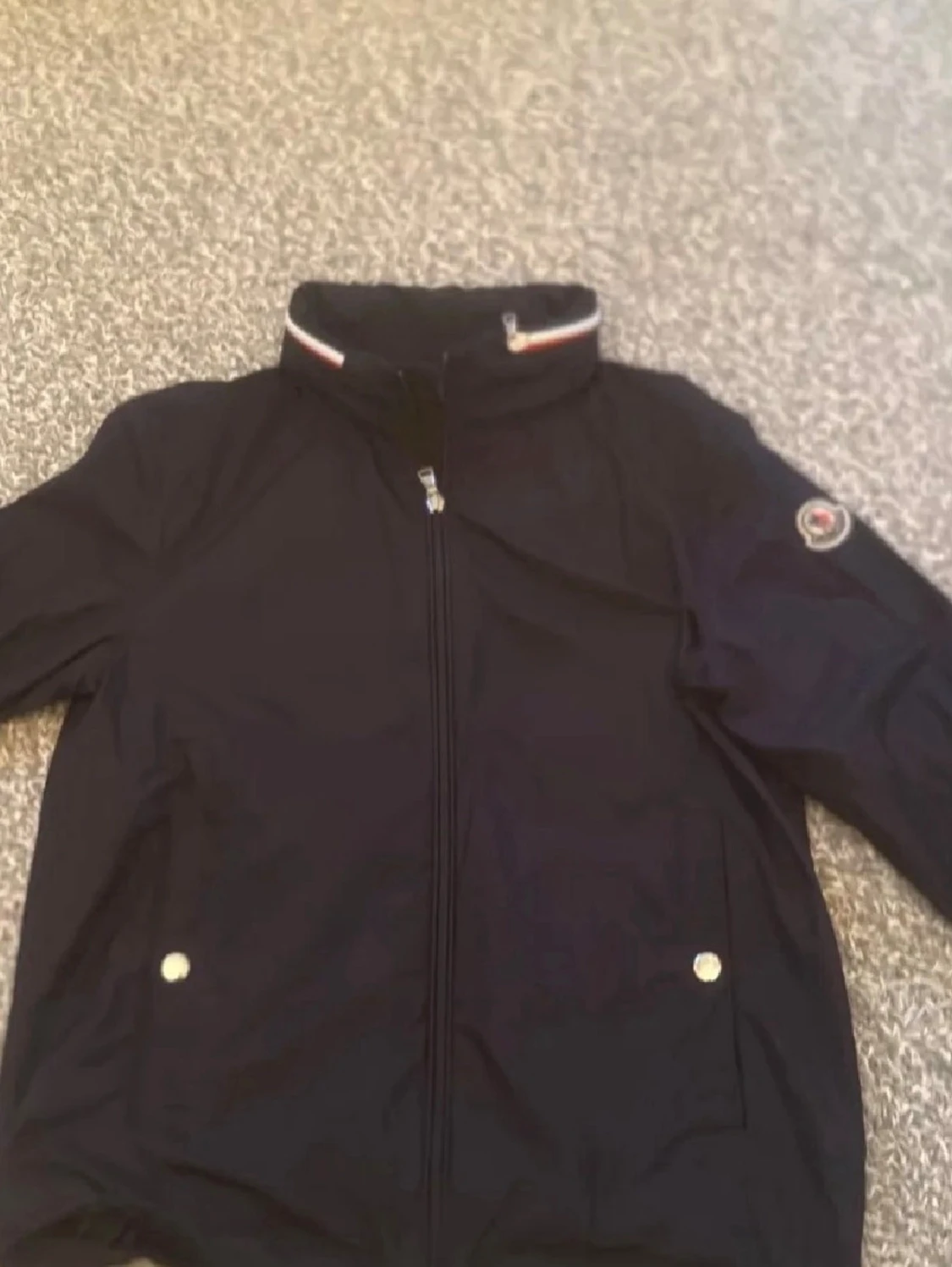 Svart Moncler jacka
