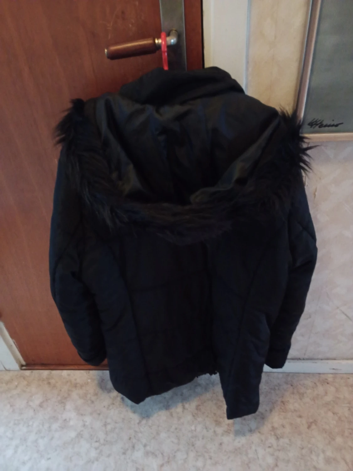 Svart pufferjacka med huva - 2