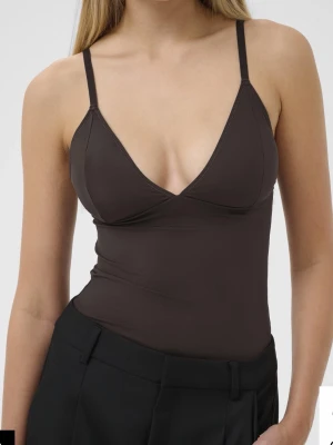 Gestuz linne - Super snyggt linne! Är som shapwhere. Nytt skick! Köparen står för frakten.