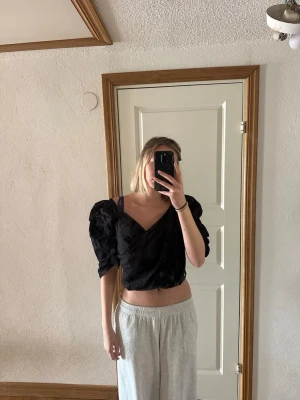 Topp från gina - Strlk 42 men är mindre ksk 40 pga tvättad.