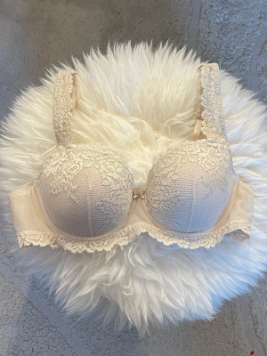 Intimissmi bh Sofia - Intimissmi bh model Sofia pris kan diskuteras.