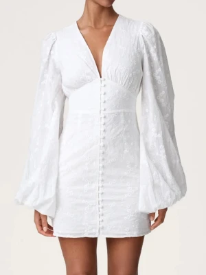 Adoore klänning - Säljer min älskade studentklänning som jag hade på min mottagning, så den är bara använd dn gång😍❤️ så så fin, inga defekter alls