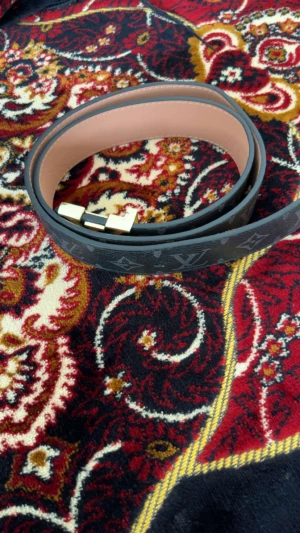 Bälte  - Snyggt svart bälte 