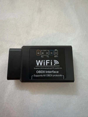 WiFi OBDII Interface från ATAHO - Säljer en svart WiFi OBDII Interface från ATAHO som funkar med iOS, Android och PC. Används för att läsa av bilens felkoder via WiFi och stöder alla OBDII-protokoll. Kommer i originalförpackning. Perfekt för dig som vill felsöka bilen själv.