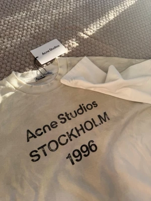 Acne studios longsleeve (Cream/S) - Great condition, never worn. Same day shipping. Comes with the original bag. Feel free to ask questions. A little mark on the sleeve, apart from that it’s perfect. Come with good offers and price will be discussed ;)