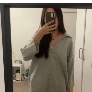 stickad tröja - säljer denna stickade tröja som är trekvartärmad🥰❤️ använd några gånger🥰