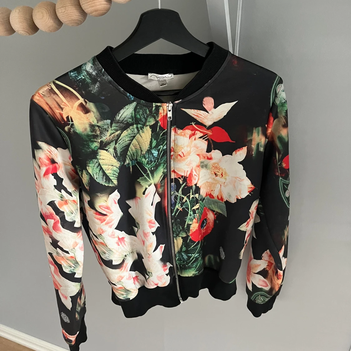 Blommig kofta/jacka