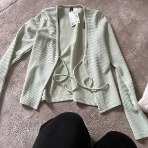 Kofta  - Superduon kofta från hm aldrig använd! 