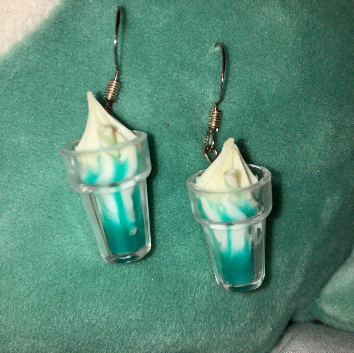 Söta kawaii milkshake örhängen