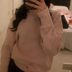 Rosa stickad tröja - Ljusrosa stickad tröja från brandy melville💓