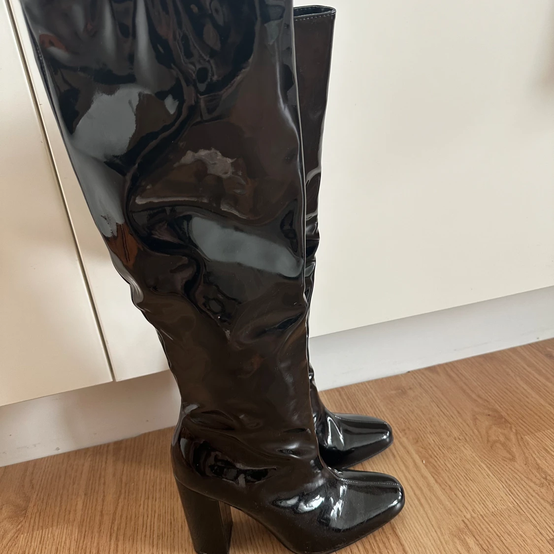 Svarta stövlar - 90