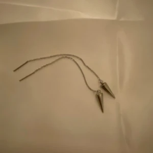 Nitörhängen  - Nitörhängen i rostfritt stål och nickelfritt. Bara att trycka på köp nu❤️