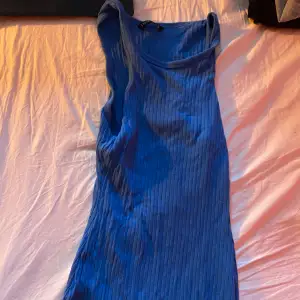 Basic blå klänning, bra skick 