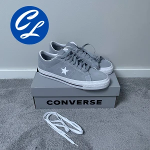 Converse Cons (HELT NYA) - Converse Cons skor | Skick: 10/10 HELT NYA | Strl 44| Pris - 899 | Fraktar via Postnord eller Instabox på köparens bekostnad | Hör av dig vid minsta fråga eller fundering!