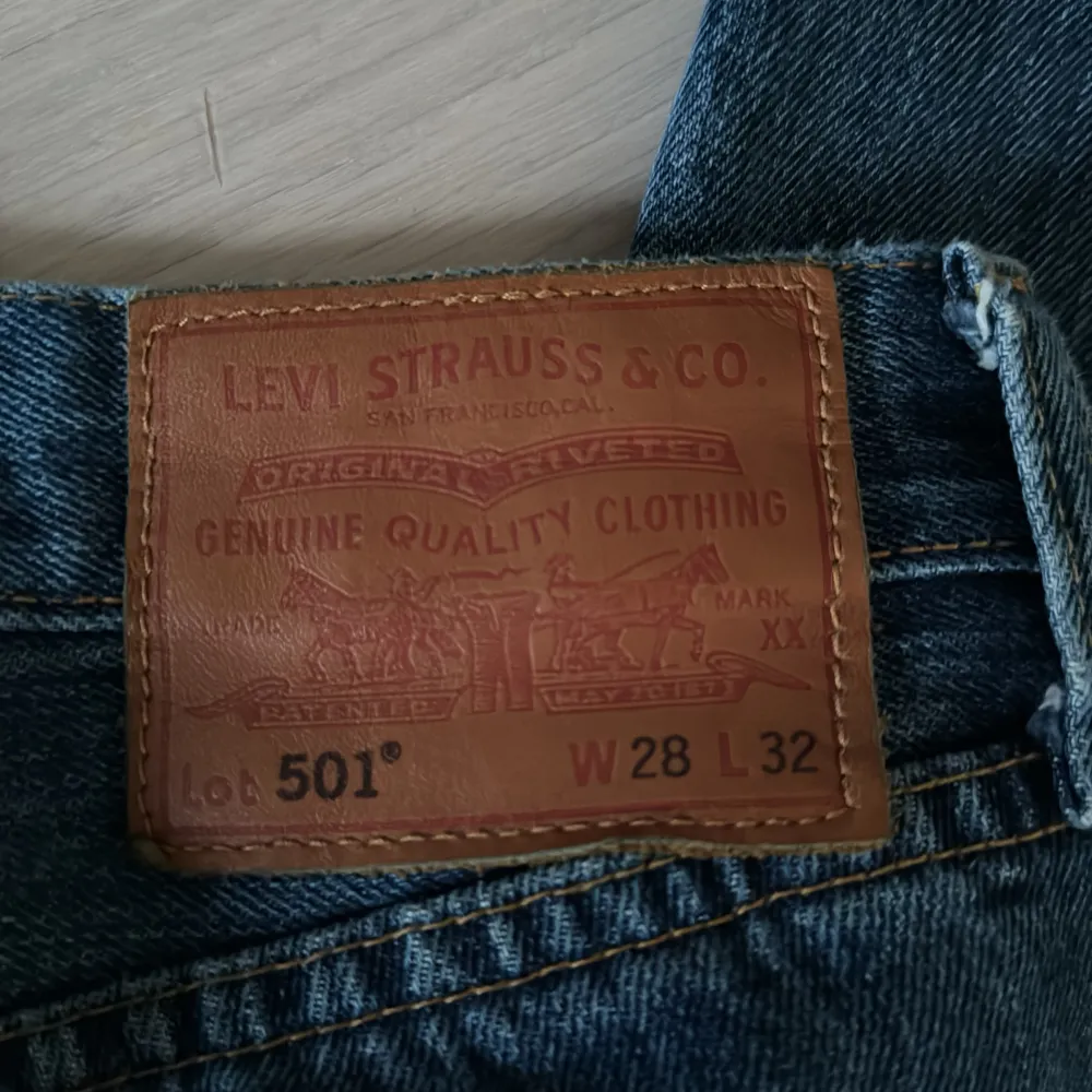 Levis 501  Storlek 28 32 passar 15 åringar . Jeans & Byxor.