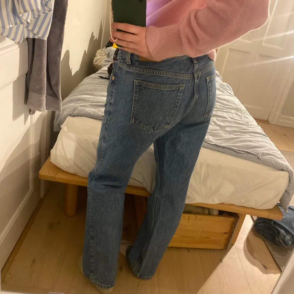 Jättesnygga weekday jeans i storlek 28/30. Jeans & Byxor.