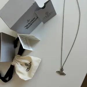 Jätte fint äkta vivienne westood halsband, köpt från Zalando 