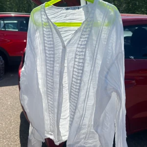 Zara tunn genomskinlig skjorta S - Jätte snygg sommrig skjorta ⛅️ inga defekter alls.