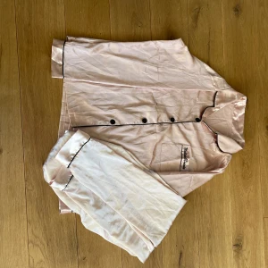 Pyjamas set  - Storlek S, skön pyjamas och inte för varm.