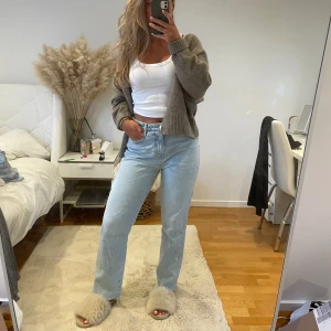 Raka jeans - Jättefina raka jeans från zara. Ljusblå. 