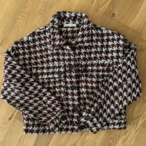 Vårjacka Pull & bear 🐻  - Använt 1 gång, mycket bra skick