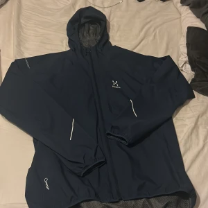 Haglöfs jacka storlek XL dam - Nyskick aldrig använd endast provad