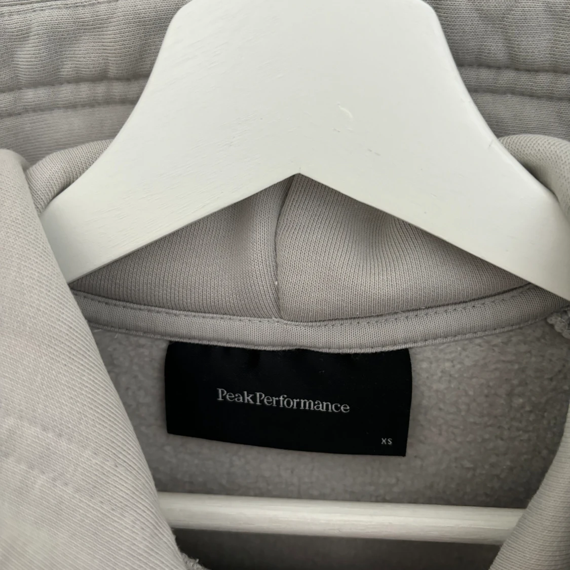 Peak performance hoodie  - 90