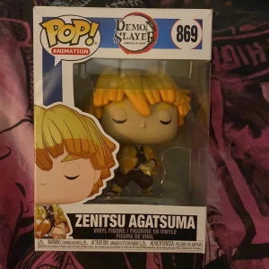 Zenitsu funko pop - Säljer för att den inte får plats i min hylla längre :3 bra skick!💕 Skriv om frågor ☺️