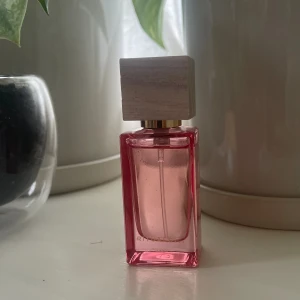 Parfym - Parfym ifrån Rituals i doften Rêve de Hanami, 15 ml. Endast testad 2 gånger.   Nypris 219kr
