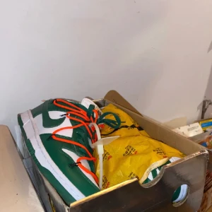 Off-white dunks low Green orange - Lite nya men nästan helt nya! Hör av er om de något via dm!