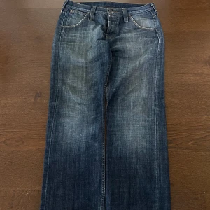 Lee straight leg jeans W32 L32 - Loose/straight leg jeans från Lee. Nypris runt 1100kr men säljer för 450 Priset kan diskuteras