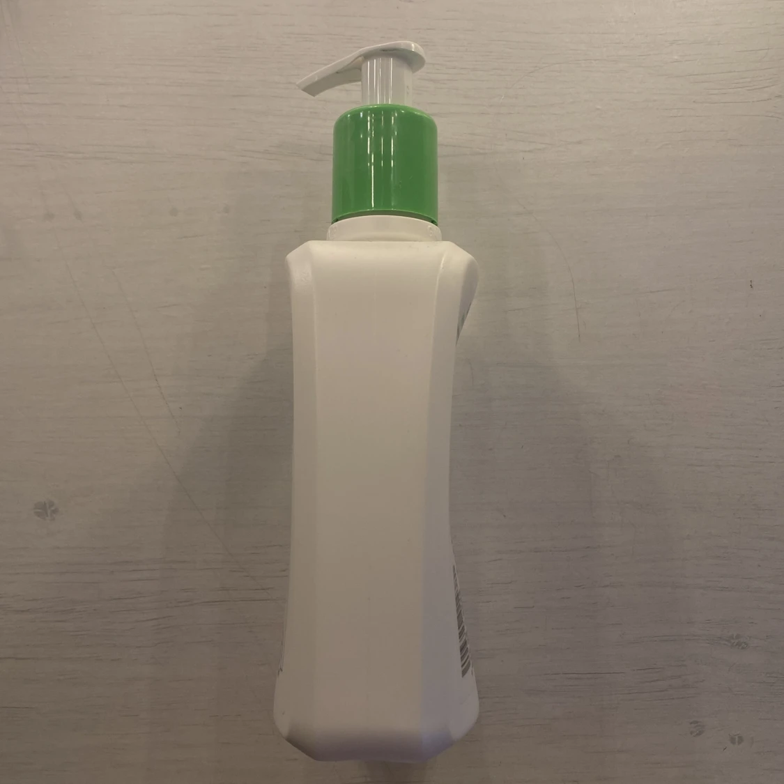 En knappt använd lotion/mouisturizer - 90