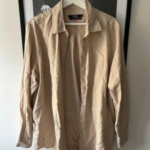 Linne skjorta - Fin linne skjorta i storlek M