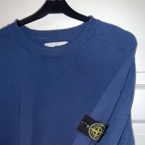 Jättefin stone island tröja i storlek xl. Köpt i Italien  Nypris 2000kr säljes för 1000kr