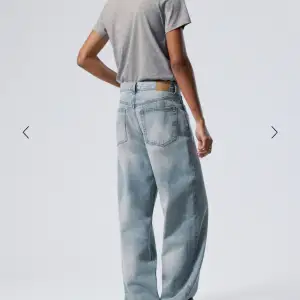 Tja! Säljer dessa schyssta Weekday jeansen då de tyvärr inte kommer till användning längre. Jeansen är använda ett fåtal gånger och har storlek 30W 32L. Bara o höra av sig vid flera funderingar.