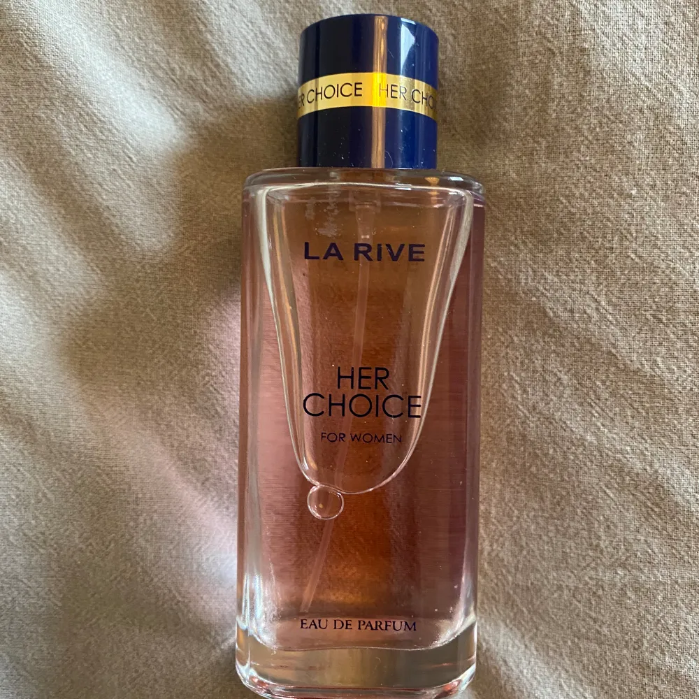Parfym från La Rive Her Choice, parfymen är en dupe på Armani My Way. Jag har ändats testat den två gånger!💕. Övrigt.