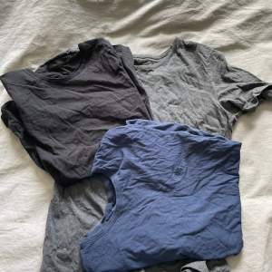 3 stycken Hugo boss T-shirt   Säljs på grund av för stora för mig  vill hälst sälja alla 3 samtidigt byten är också intressant 
