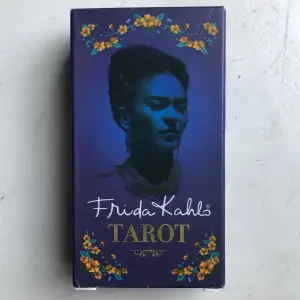 Frida Kahlo Tarot kortlek ny och oanvänd Perfekta presenten väldigt unik! 
