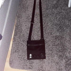 Boss väska  - Fin väska som passa till allt 