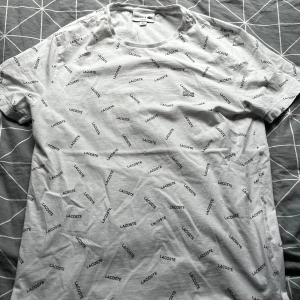 Lacoste T-shirt  - Pretty new tshirt with no flaws, true to size M 