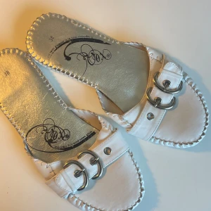 As coola sandaler - Skit snygga lite modernare sandaler. Skriv för mer information eller fler bilder❤️