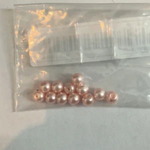 Pärlor  - Frakten är inräknat i priset 