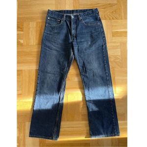 Levis jeans - Levis jeans som knappt är använda! W33 L32 Inköpningspris: 900kr