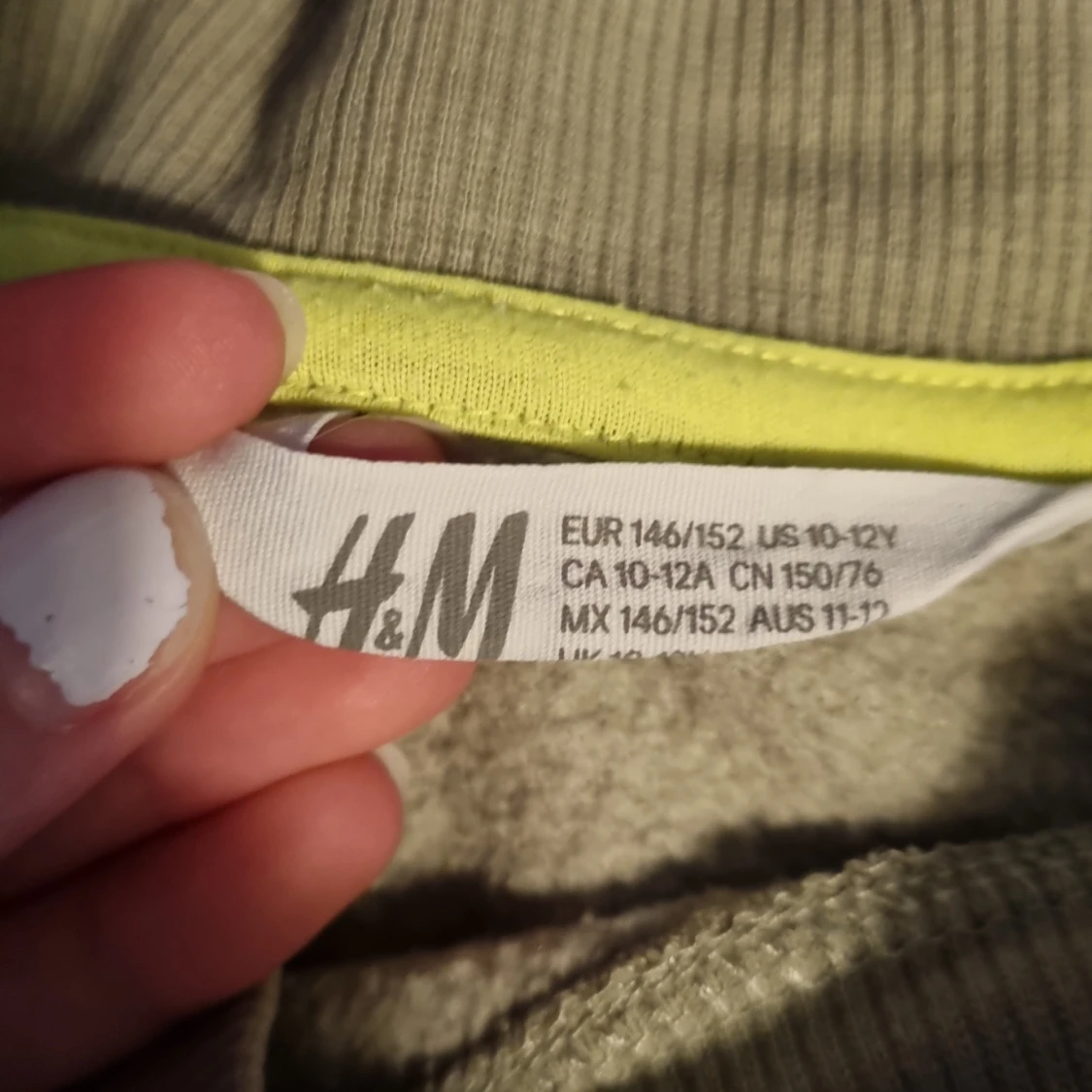 Olivgrön tjocktröja - 90