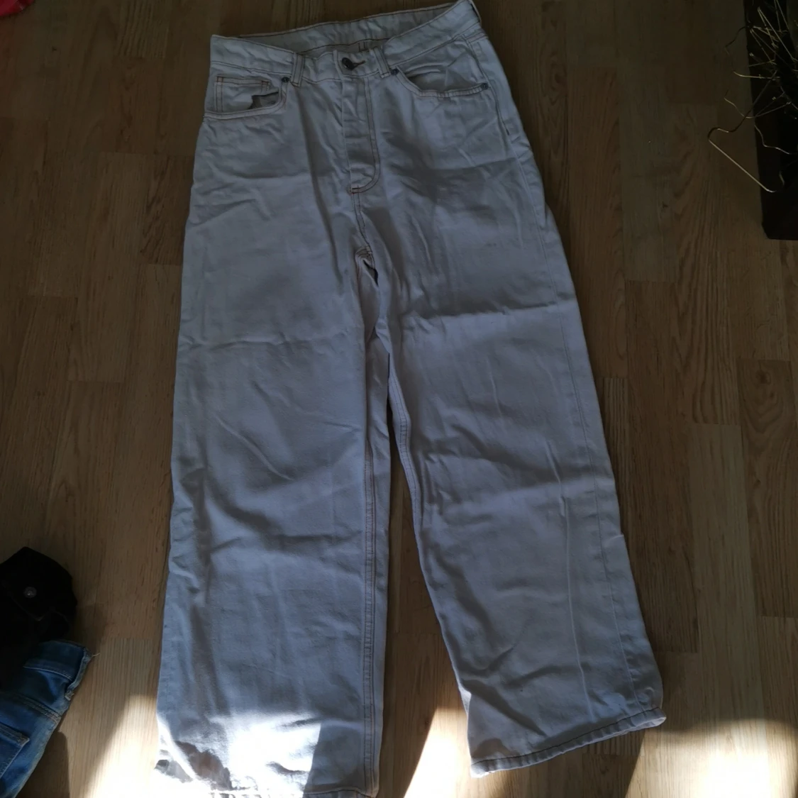 Ljusa jeans från monki - 92