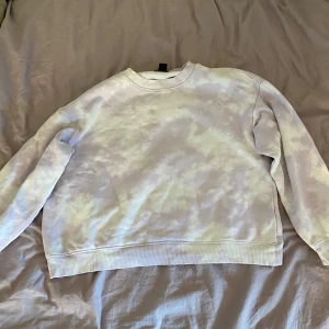 Sweatshirt  - Bra skick, använt några gånger