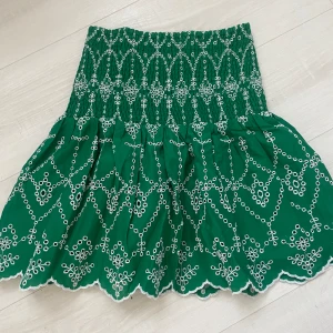 Kjol - Säljer denna superfina gröna sommriga kjolen!💚